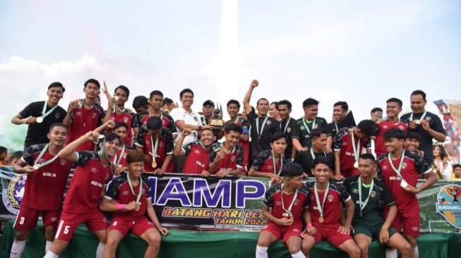 Juara, Pemain PSBM  Diarak Keliling Kampung