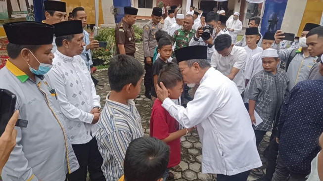 Mashuri Ajak PNS Merangin Sayangi Anak Yatim Piatu