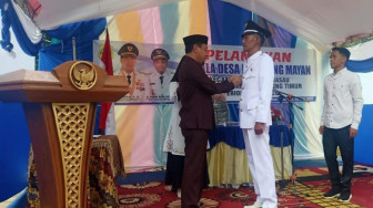 Sekda Sapril Kukuhkan Kades Pematang Mayan