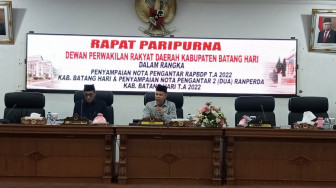Ilhamuddin Pimpin Rapat Penyampaian Nota Pengantar Perubahan Ranperda RAPBD 2022