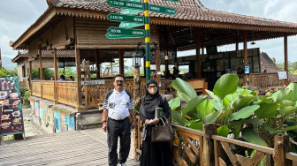 Bersantap Kuliner Ndeso di Resto Kopi Klotok Menoreh