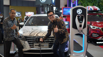 MG Pamerkan Mobil Listrik dan Pintar di Surabaya