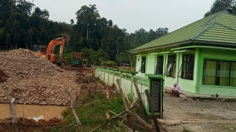 KUA Tabir Barat Nyaris Roboh Akibat PETI, Polisi Terkesan Diam