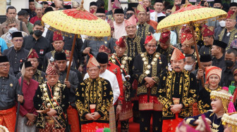 Mendagri dan Jaksa Agung Terima Gelar Adat Melayu Jambi