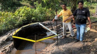 Polda Jambi Gerebek Sumur Minyak Ilegal di Desa Bukit Subur