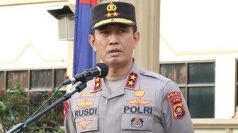 Walahhh… Oknum Polisi Tendang Sopir Truk Batu Bara Berujung Damai