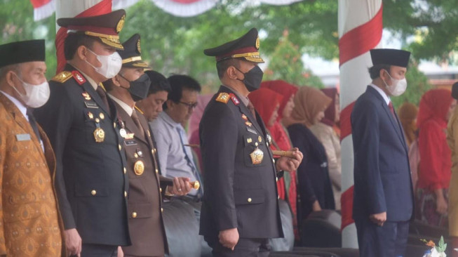 Kapolda Jambi Hadiri Upacara HUT ke-77 Tentara Nasional Indonesia