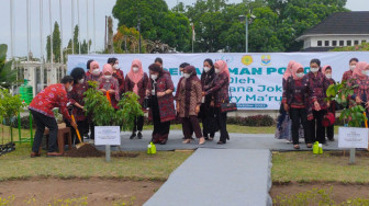 Berkunjung ke Jambi, Iriana Jokowi Ajak Ibu-Ibu Periksa Payudara Sendiri