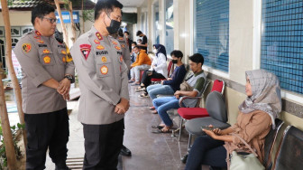 Pastikan Tidak Ada Pungli, Kapolda Jambi Mendadak Cek Pelayanan SIM dan Pajak Kendaraan