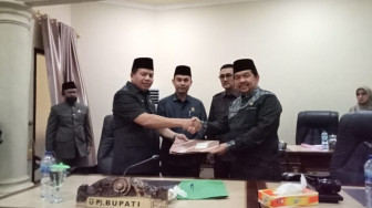 Henrizal Jawab Pandangan Umum Fraksi DPRD Soal RKUA dan PPAS Perubahan 2022
