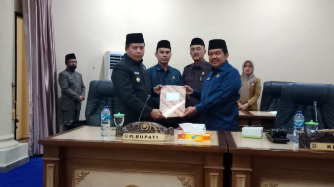 Pj Bupati Sarolangun Sampaikan RKUA Dan PPAS TA 2023