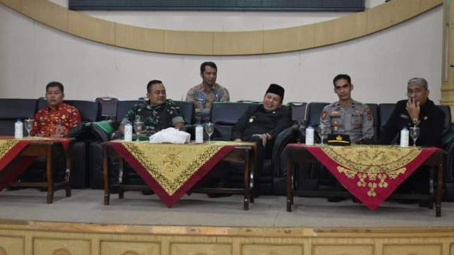 Henrizal Hadiri HUT Tanjung Jabung Barat