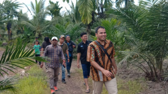 Kunjungi Desa Parit Pudin, Rendra Disambut Antusias Warga