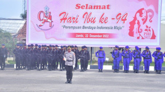 Mantap… Petugas Upacara di Polda Jambi Seluruhnya Wanita
