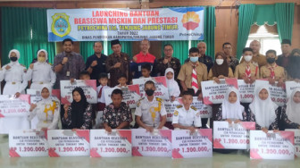 SKK Migas - PetroChina International Jabung Ltd Serahkan Bantuan Beasiswa kepada 925 Siswa Pra Sejahtera dan Berprestasi