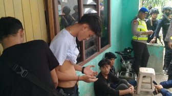 Polisi Gerebek Rumah Kontrakan di Lebak Bandung, Tiga Pemuda Diciduk