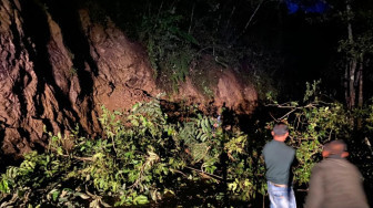 Jalan Sungai Penuh - Tapan Longsor, Alat Berat Tak Bergerak