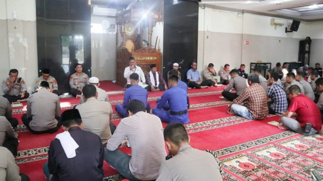 Personel Polda Jambi Rutin Diberi Pembinaan Rohani dan Mental