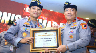 Penghargaan Kadiv Humas Saat Rakernis Humas Polri