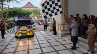 Polda Jambi Bersama Biljek Bagikan Takjil Gratis