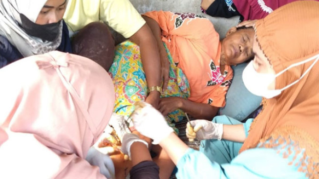 Mandi di Sungai, Seorang Nenek Disambar Buaya