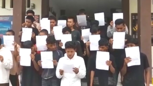 Video “Perang Sarung” Meresahkan, Puluhan Remaja Diciduk Polisi