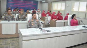 Kapolda dan Ketua Bhayangkari Jambi Hadiri HUT ke-43 YKB Bersama Kapolri