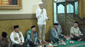 Pj Bupati Muarojambi Hadiri Malam Nuzulul Qur’an di Masjid Darussalam