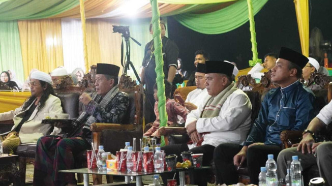 Sekda Muaro Jambi Hadiri Haflah Akhirussanah khotmil Qur Anwal Kutub Wisuda Tahfidzal-Quran