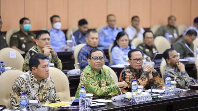 Komite I DPD RI-Pemerintah Bahas Keppres dan Inpres Penyelesaian Pelanggaran HAM Berat