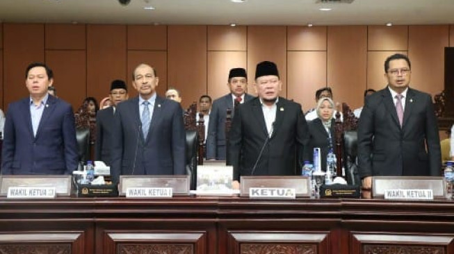 Dihadiri Raja-Raja Nusantara, Sidang Paripurna DPD RI Sepakati Penguatan Sistem Bernegara