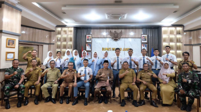 Penjabat Bupati Muarojambi Jamu Paskibraka, Ini Pesan-pesannya....