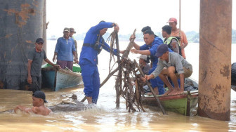 Peduli Lingkungan, Polda Jambi Bersih-bersih Sampah di Tiga Lokasi