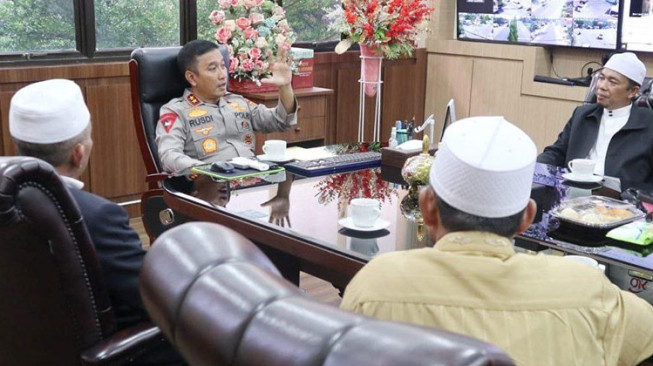 Kapolda Jambi Disambangi Para Kyai, Ini Pembicaraannya…