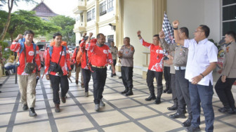 Kapolda Jambi Lepas Tim Ekspedisi Merah Putih Atap Sumatra