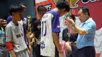 SMK 1 Kota Jambi Juara Futsal Antar Pelajar, Al Haris Serahkan Hadiah