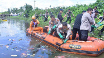 Bersihkan Aliran Sungai di Patunas, Polda Jambi Ajak Masyarakat Jaga Lingkungan