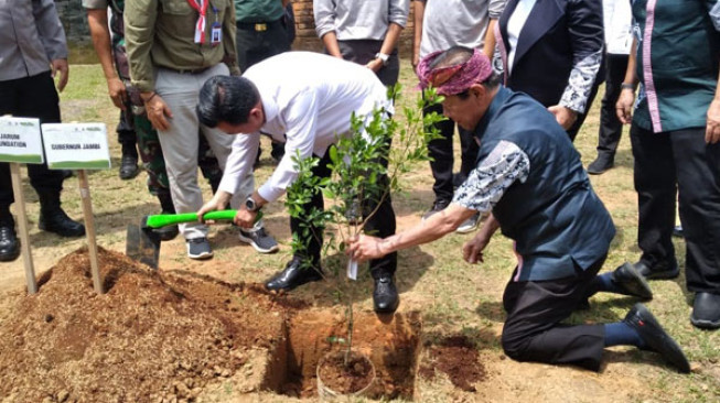 Peduli Lingkungan Kawasan Situs Candi Muarojambi, Djarum Foundation Gandeng Mahasiswa Jambi