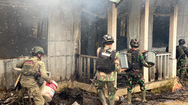 Teroris Papua Bakar Perumahan Nakes di Distrik Ilaga