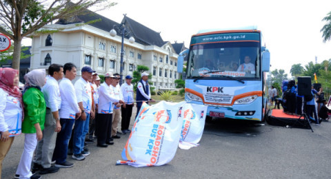 Abdullah Sani Lepas Roadshow Bus KPK, Amir Arief Ajak Tolak Politik Uang