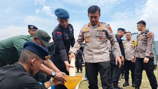 Polda Jambi Kerahkan 4 Water Canon Bantu Warga Krisis Air Bersih