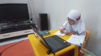 Mulai Hari Ini Siswa SLTP, SD, TK dan PAUD di Kota Jambi Belajar Online