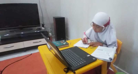 Mulai Hari Ini Siswa SLTP, SD, TK dan PAUD di Kota Jambi Belajar Online