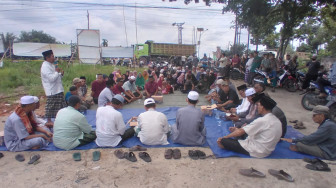 Penolakan Stockpile di Aurkenali Tak Surut, Warga Gelar Doa Bersama