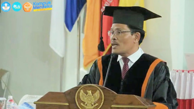 Prof Dr Helmi SH MH “Besar” di Unja