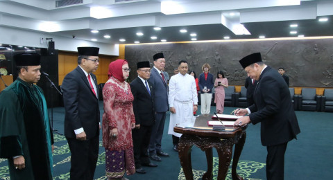 Ketua MPR RI Lantik PAW Legislator Jambi Handayani