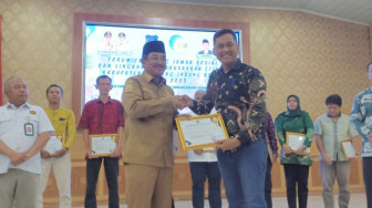 PT DAS Group Kebun Taman Raja Terima Penghargaan CSR dari Pemkab Tanjungjabung Barat