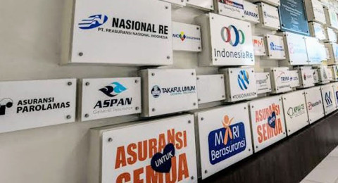 OJK Cabut Izin Usaha PT Asuransi Purna Artanguraha
