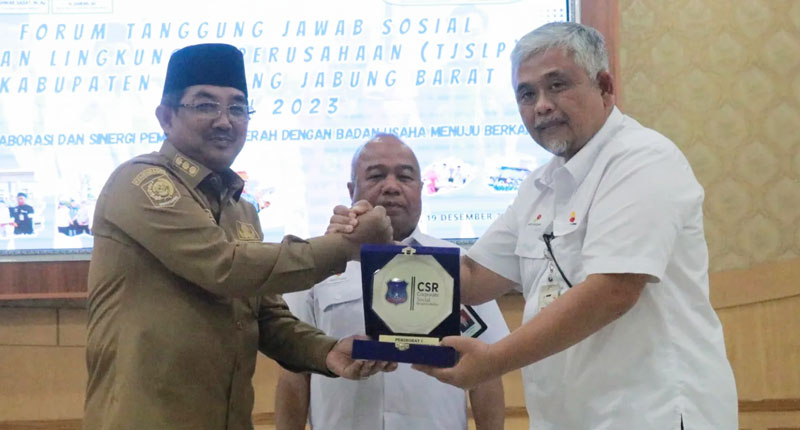 Bupati Tanjungjabung Barat bersama