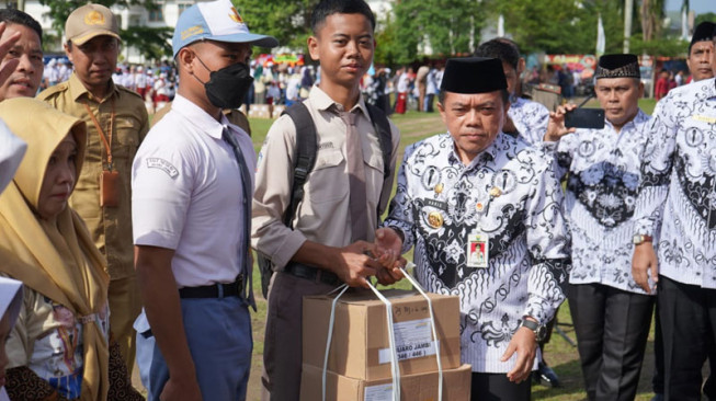Al Haris: Pengabdian Para Guru Tak Bisa Dinilai dengan Apapun